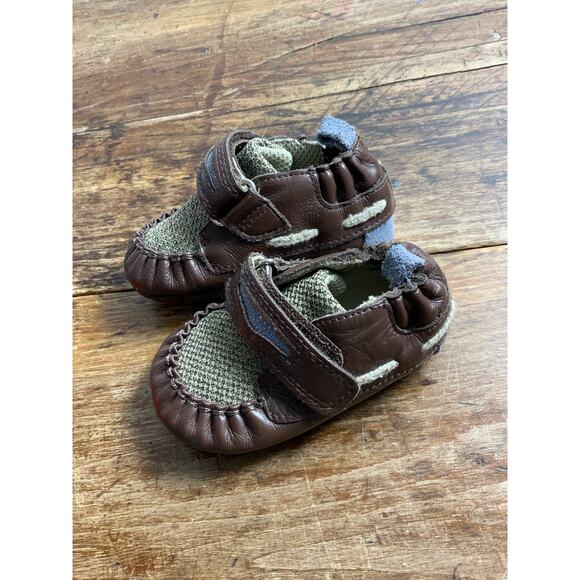 Robeez Brown leather loafers‎ first kicks - Picture 1 of 4
